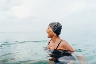 Senior-female-swimmer-in-the-sea