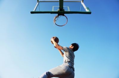 man-dunking-the-ball